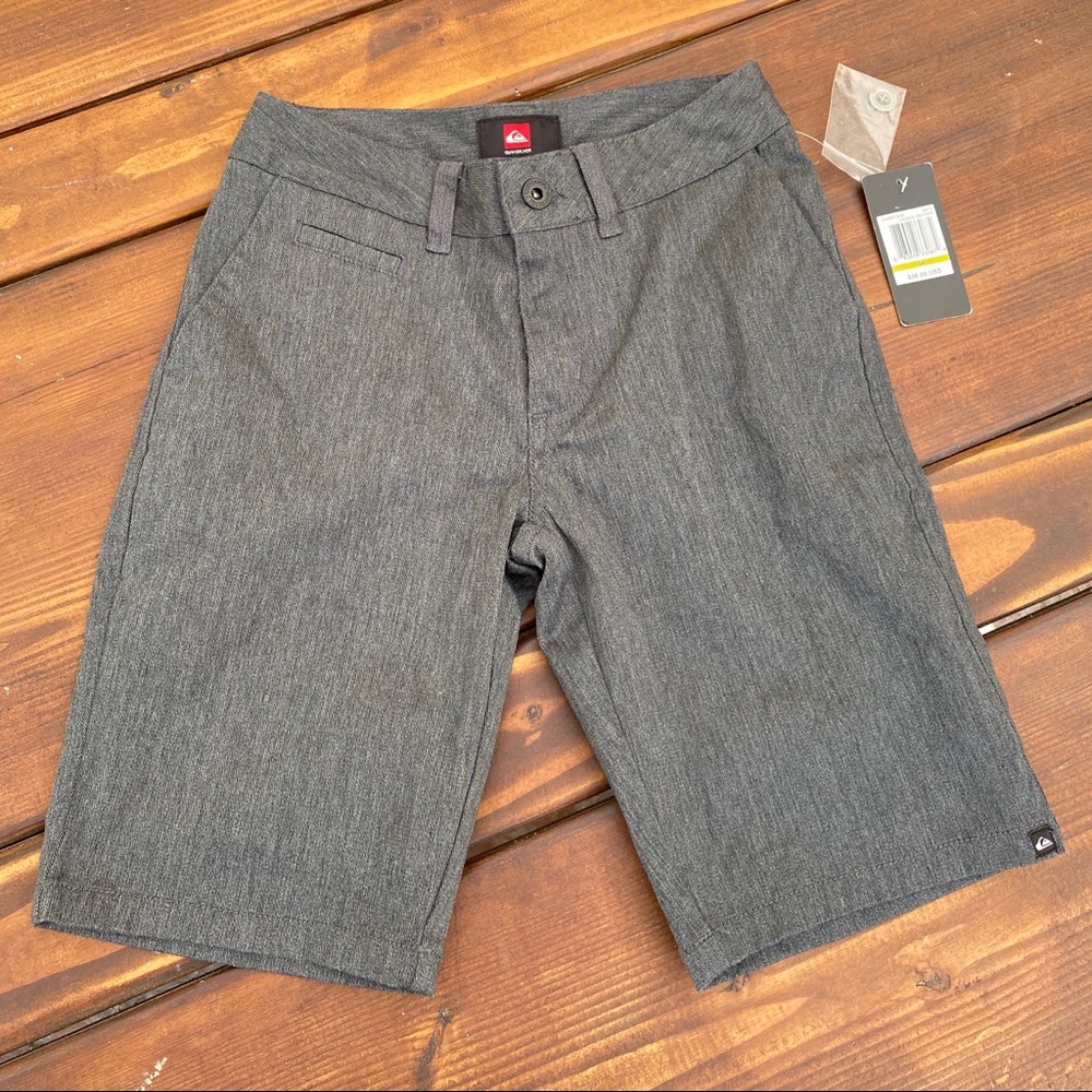 NWT- Quicksilver Dark Gray shorts Size 24